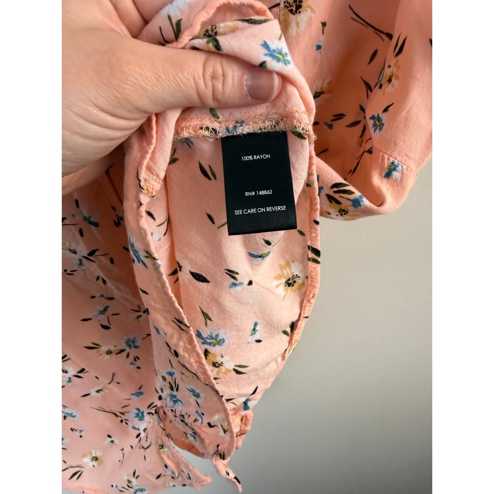 Torrid Floral Button Front Blouse Womens 1X Peach Pink Short Sleeve V-Neck - Picture 4 of 5